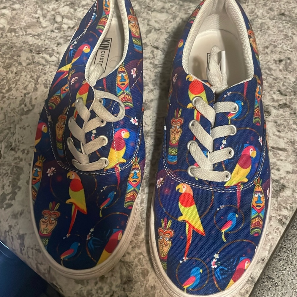 Adorable Disney tiki birds Oxford tennis shoes; sz 8